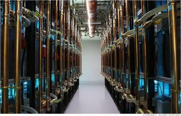 Nigerian hosted mining farm with solar-grid hybrid power