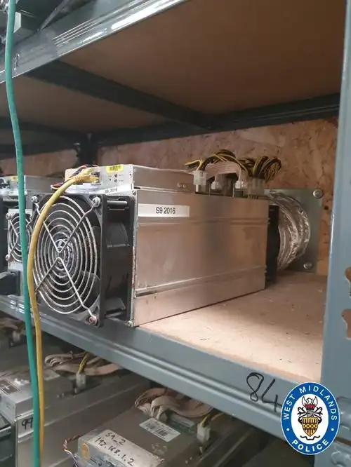 A highly efficient mining farm setup